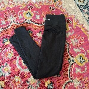 Alphalete Amplify Legging - Deep Charcoal